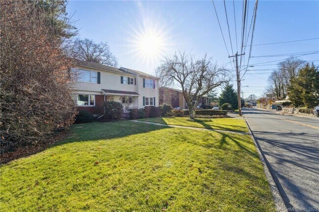 Building Photo - 152 Cold Spring Rd