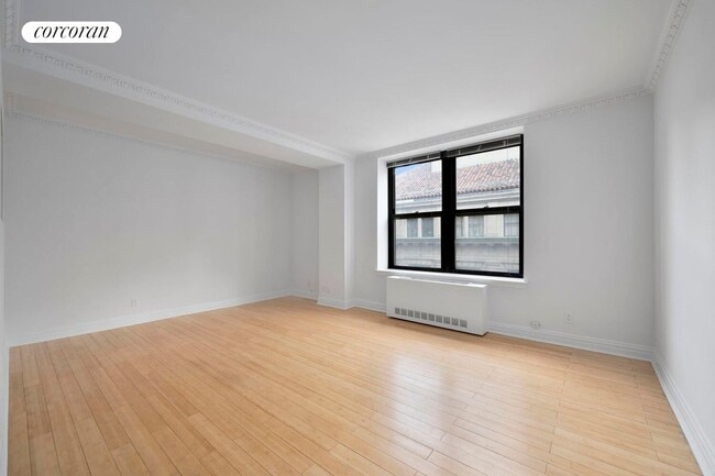 Building Photo - 201 W 74th St