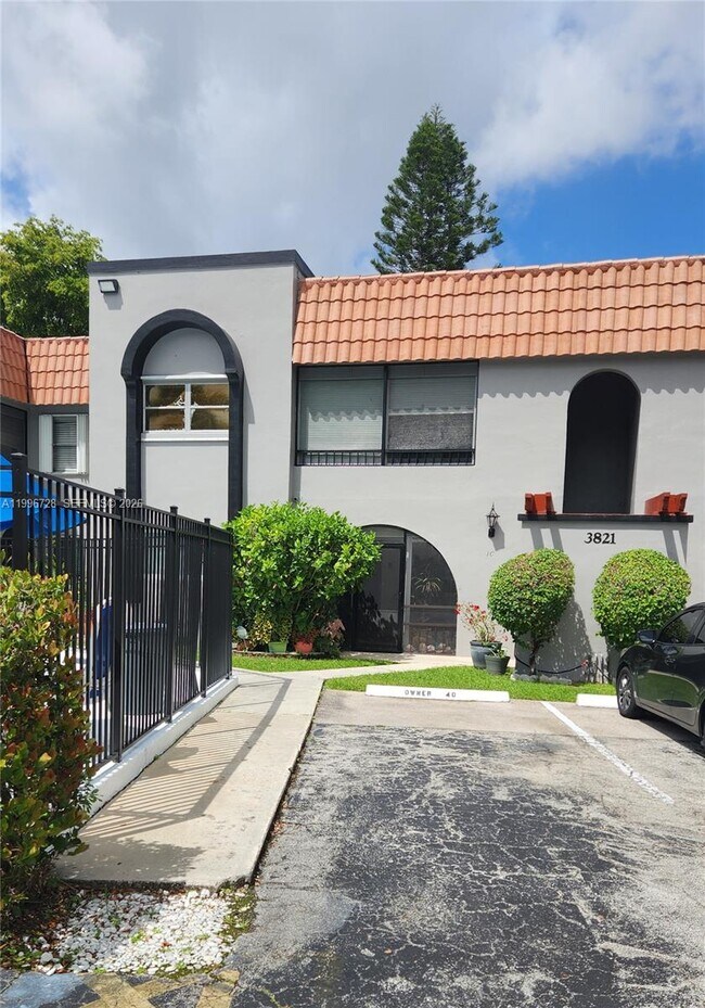 Foto del edificio - 3811 NW 84th Ave