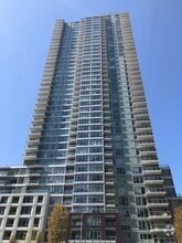 Building Photo - 588 Bell St