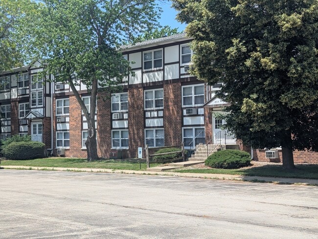 Building Photo - Ashbury Court