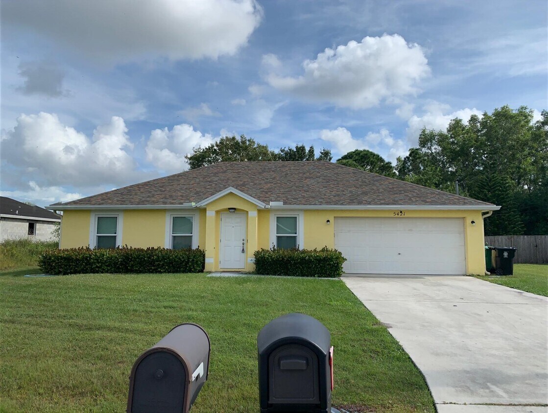 5421 NW Cromey St, Port Saint Lucie, FL 34986 House Rental in Port
