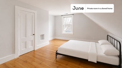 Building Photo - Room in Shared 5 bed/2.5 bath home in Newton Corner