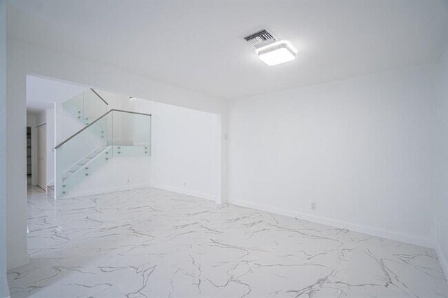 Foto del edificio - 5536 Eton Ct