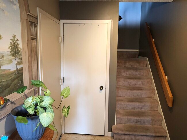 Building Photo - 2212 2nd St SW