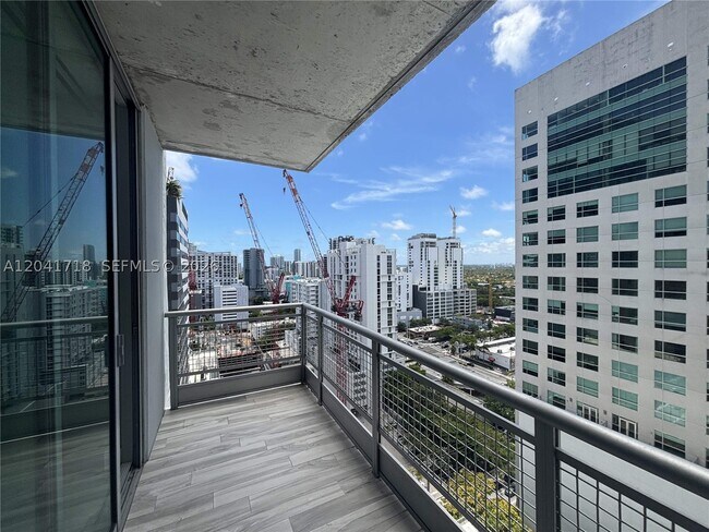 Building Photo - 690 SW 1st Ct