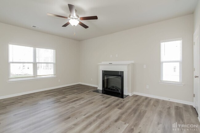 Building Photo - 123 Spring Knoll Dr