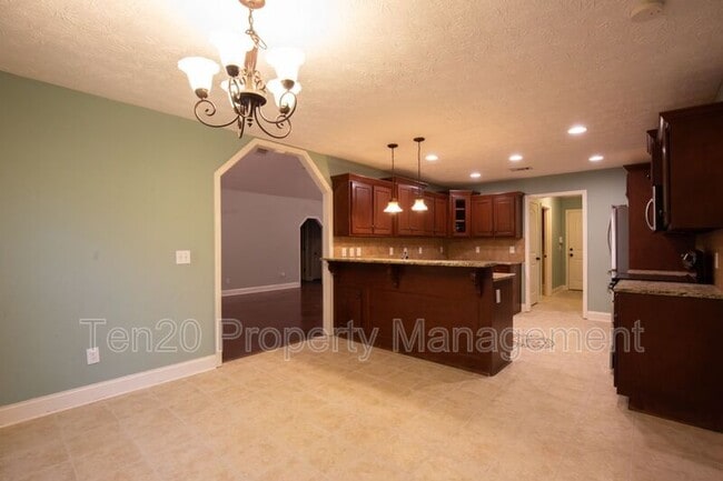 Building Photo - 5 Silver Leaf Ct