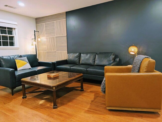 Foto del edificio - 469 Holt Rd NE