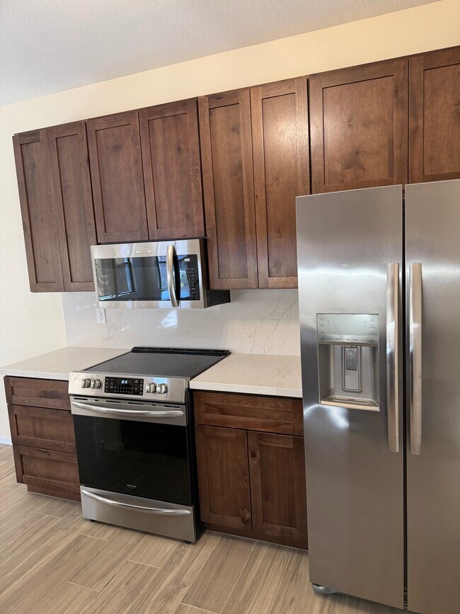 Cocina - 2600 E Springfield Pl