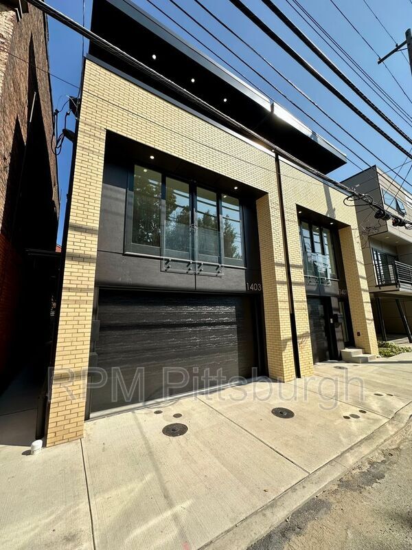 Foto del edificio - 1403 Sarah St