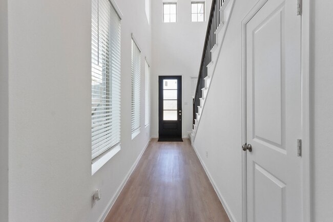 Foto del edificio - 15023 Marston Grv Dr