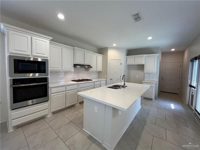 Building Photo - 20 Oriole Dr