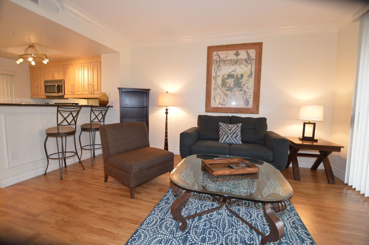 Foto principal - Charming Furnished Studio with Large Patio...