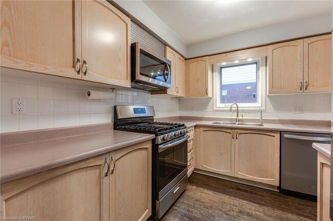 Kitchen - 163 General Dr