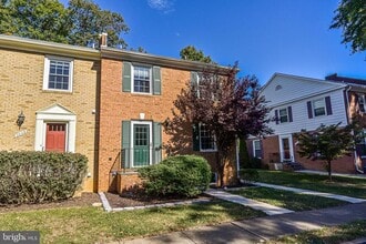 Building Photo - 7046 Leestone St