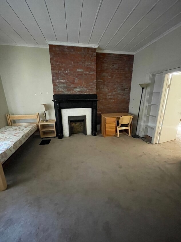 Primary Photo - 275 N Dithridge St