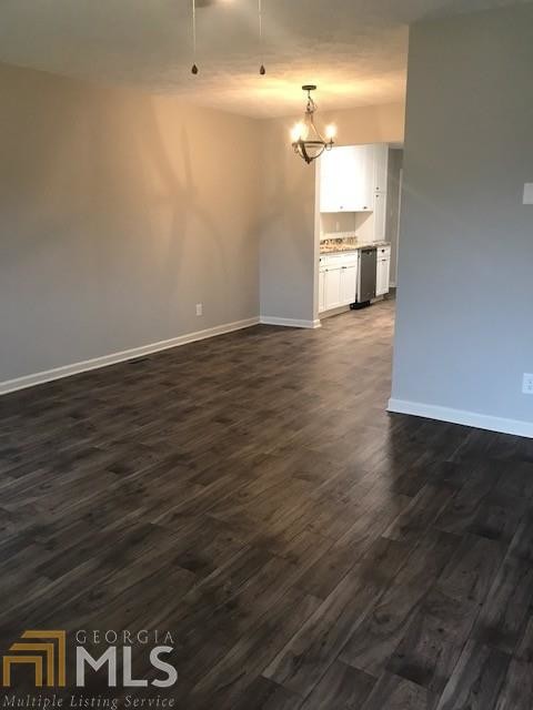 Foto del edificio - 214 Brooks Rd