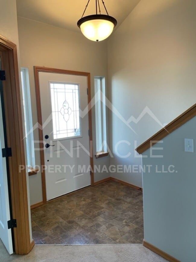 Building Photo - 4 Bedroom Ellensburg Home