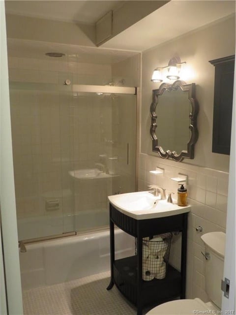 Foto del edificio - 893 Farmington Ave