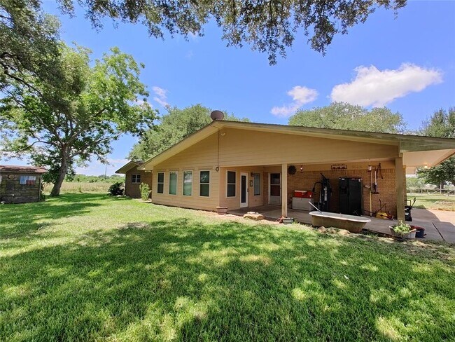 Building Photo - 7502 Katy Hockley Rd