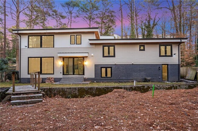 Building Photo - 3626 N Stratford Rd NE