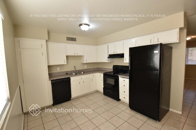 Building Photo - 3623 N 87th Ave