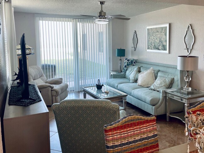 Foto del edificio - 3360 Ocean Shore Blvd