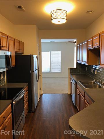 Foto del edificio - 4657 Forestridge Commons Dr