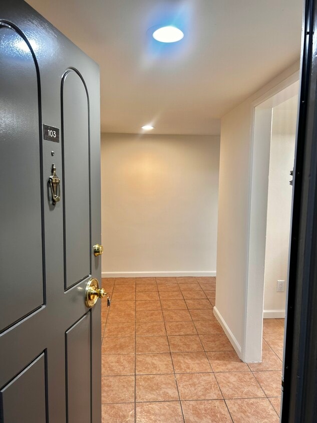 Primary Photo - Villa Palms Apartments