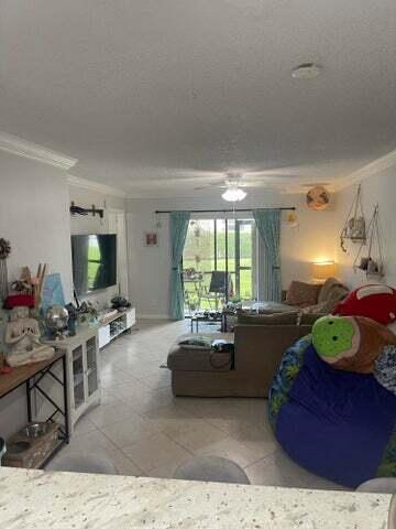 Building Photo - 6772 Palmetto Cir S