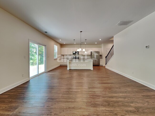 Building Photo - 205 Lindridge Dr