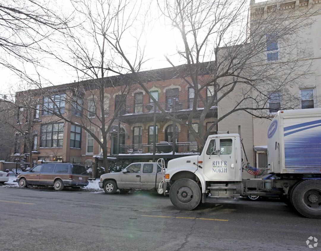 Building Photo - 1960 N Lincoln Park W
