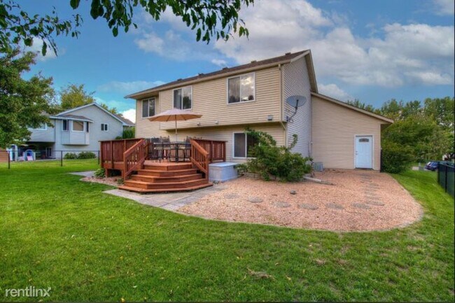 Building Photo - 4 br, 2 bath House - 9027 parkside dr
