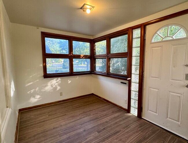 Foto del edificio - 1214 N Lincoln Ave