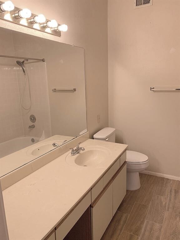 Building Photo - 3042 Holly Hall St