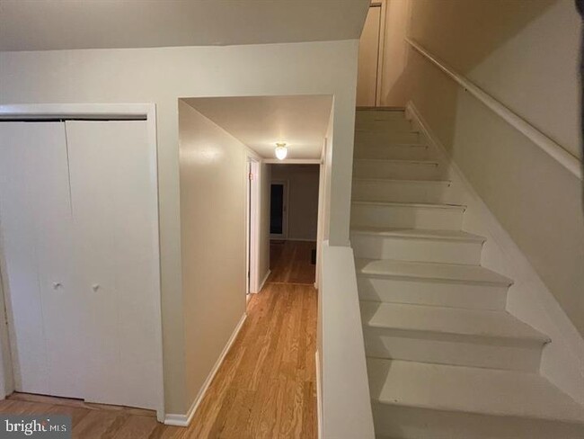 Building Photo - 1204 Stonewood Ct