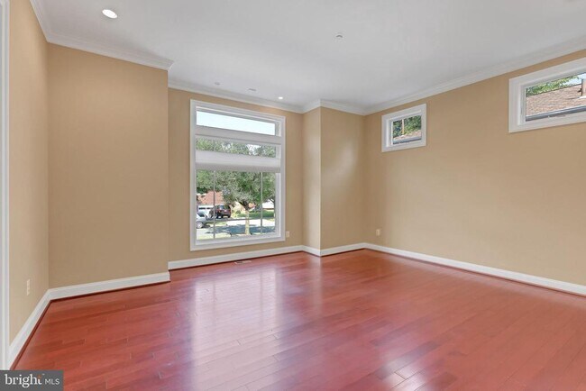 Foto del edificio - 7607 Newmarket Dr