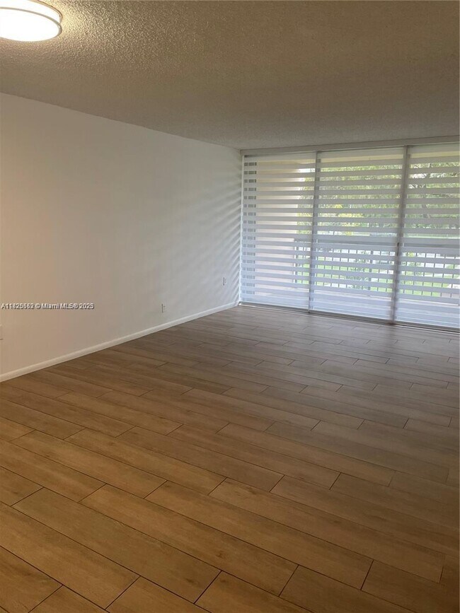 Foto del edificio - 10425 SW 112th Ave