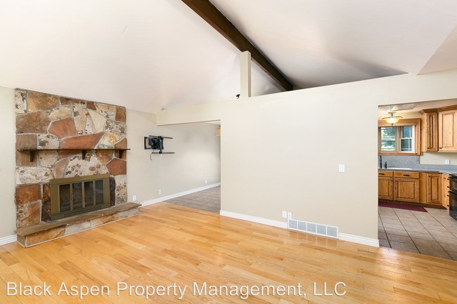 Building Photo - 1367 Indian Ridge Cir