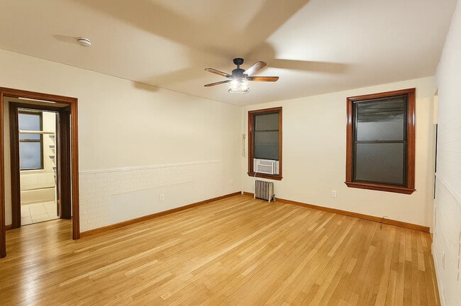 Building Photo - 2819 21st Ave