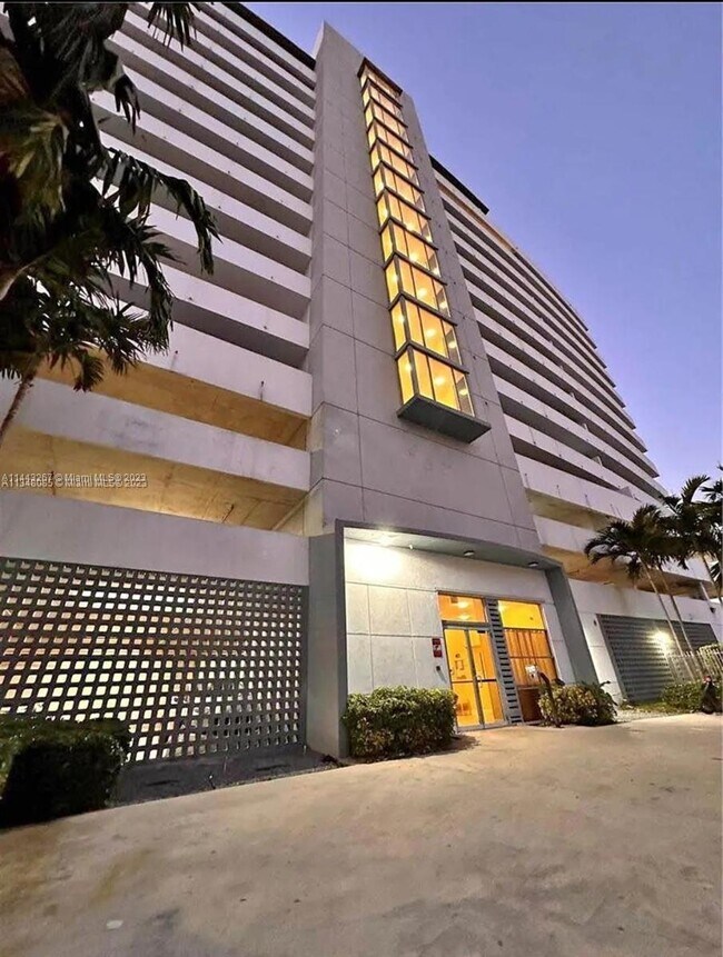 Foto del edificio - 36 NW 6th Ave