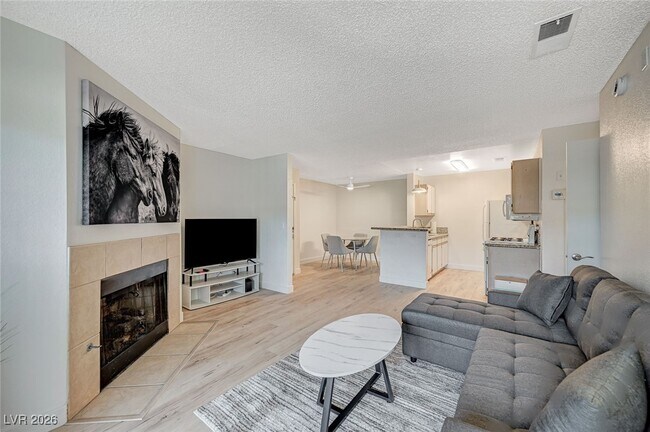 Foto del edificio - 2200 S Fort Apache Rd