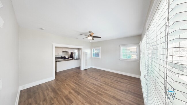 Foto del edificio - Renovated 2bd/1ba with huge kitchen & full...