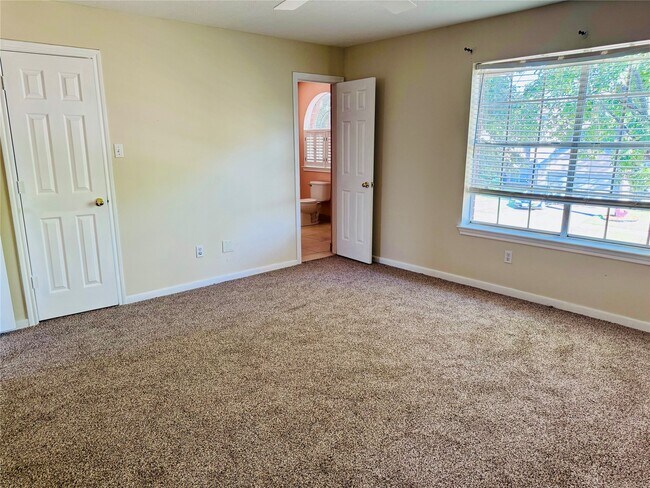 Foto del edificio - 14634 Taymouth Dr