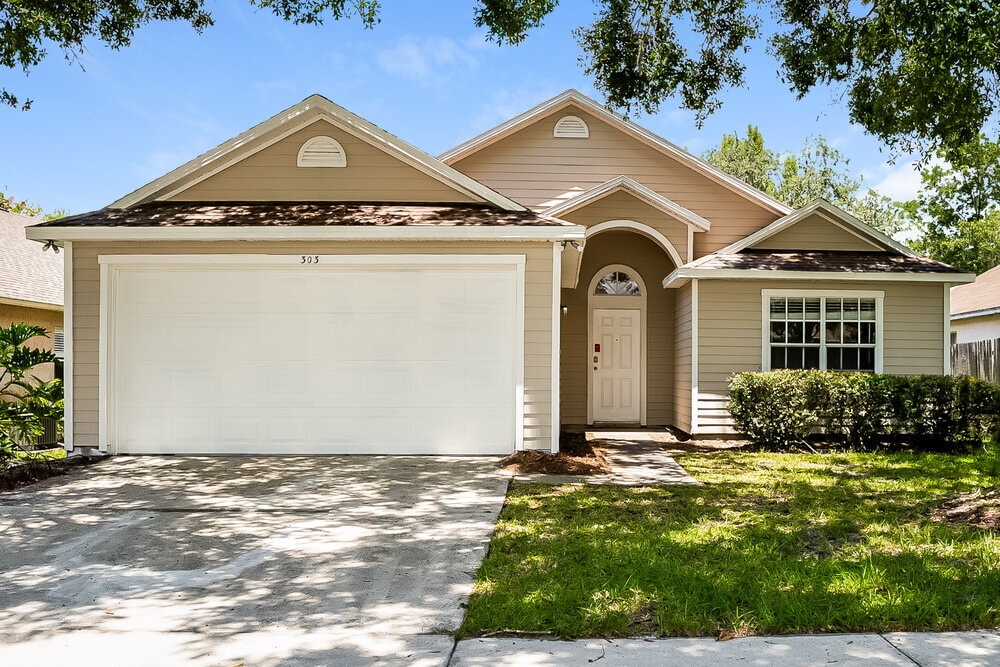 Primary Photo - 303 Riunite Cir