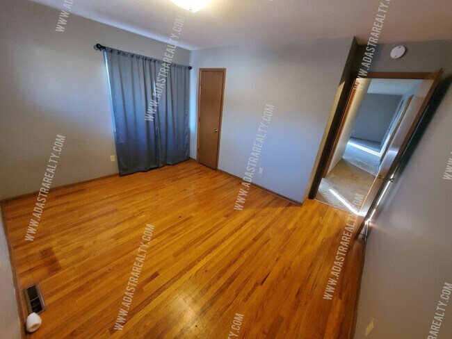 Foto del edificio - North Overland Park Duplex-Available NOW!!