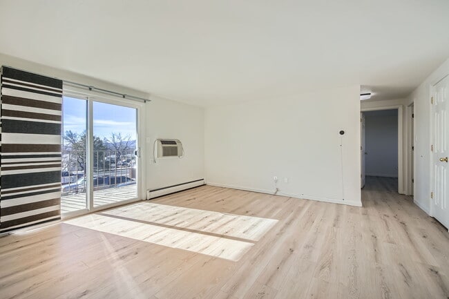 Living Room - 3020 E Bijou St