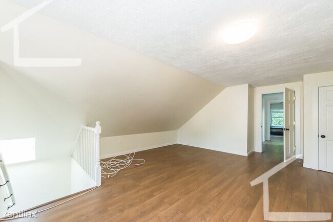 Building Photo - 4 br, 2 bath House - 31 Champney St