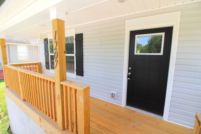 Foto del edificio - 3 bedroom New Construction Home!
